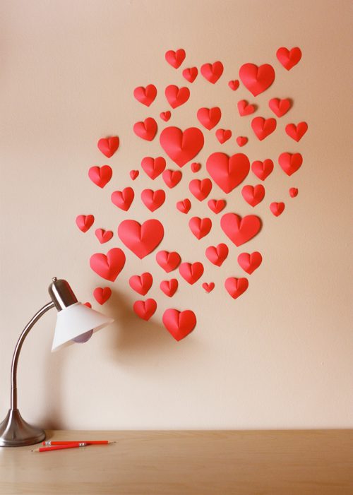 coeur mural pour la saint Valentin fait avec des post it